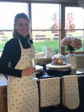 Load image into Gallery viewer, Apron - 'Flying Solo' Bee